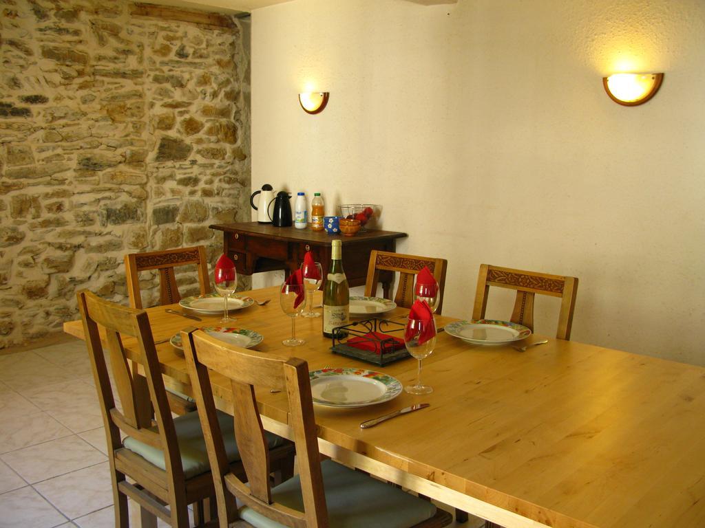Les Ilhes La Maison Du Voyageur מראה חיצוני תמונה